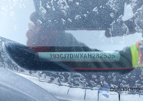 2010 Dodge Challenger Srt8 z USA, uszkodzony, nr VIN 2B3CJ7DWXAH282535